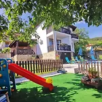 Holly Pensión Balchik